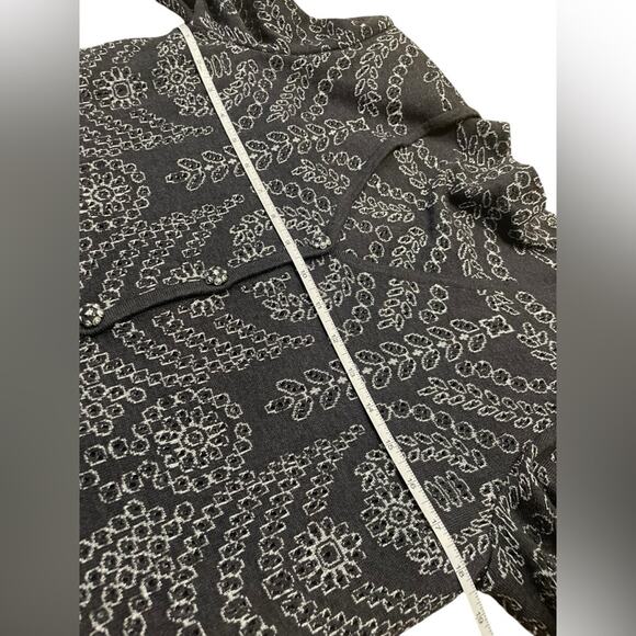 St. John Collection by Marie Gray Sweater and Tank Top Set Gray Metallic- S/4 - Picture 12 of 13